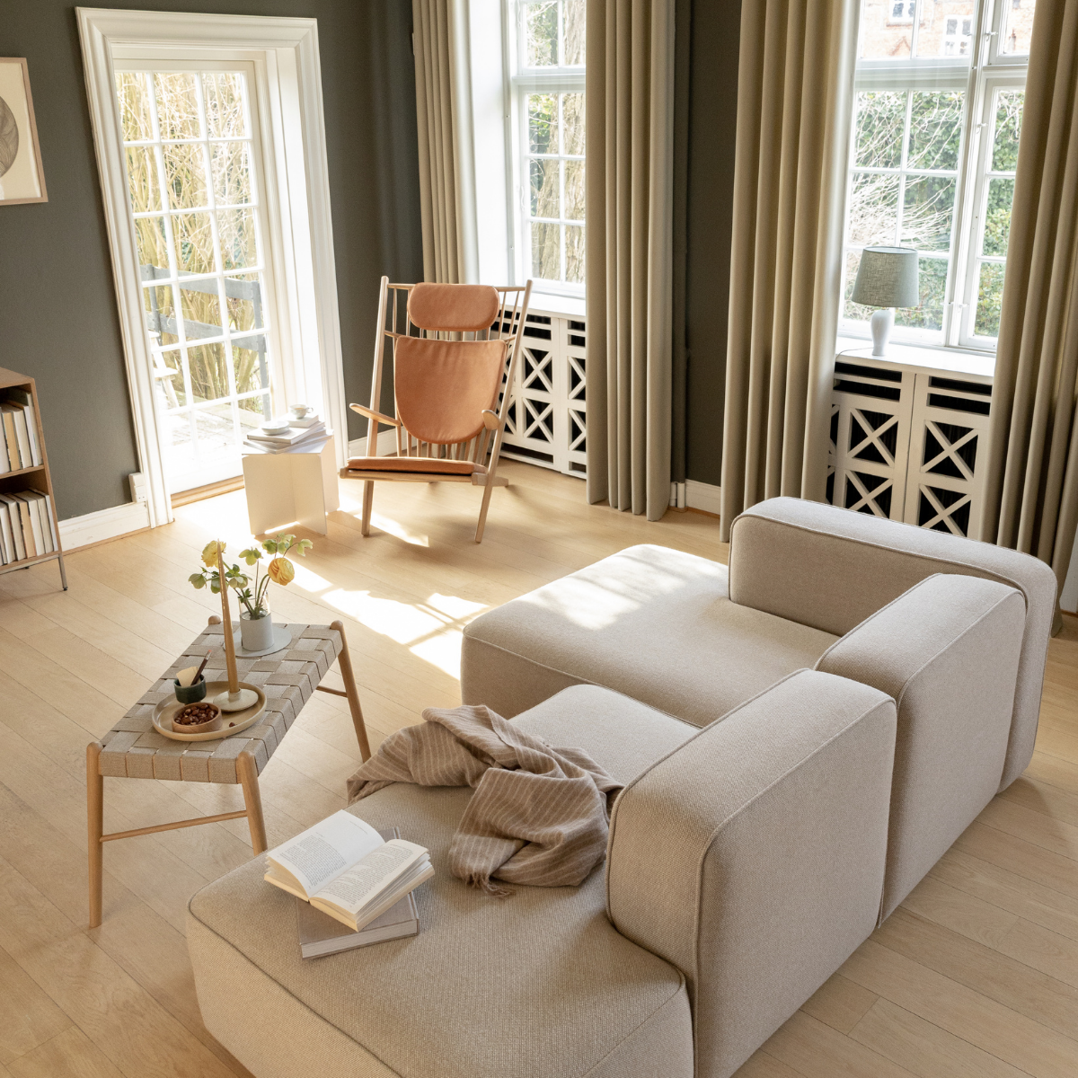 Chaise lounge sofa