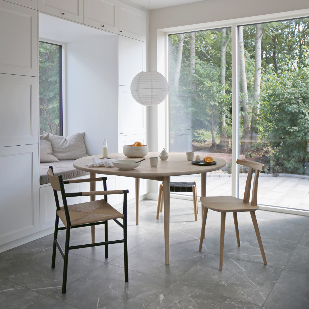 HOLMEN - Round dining table, Oak