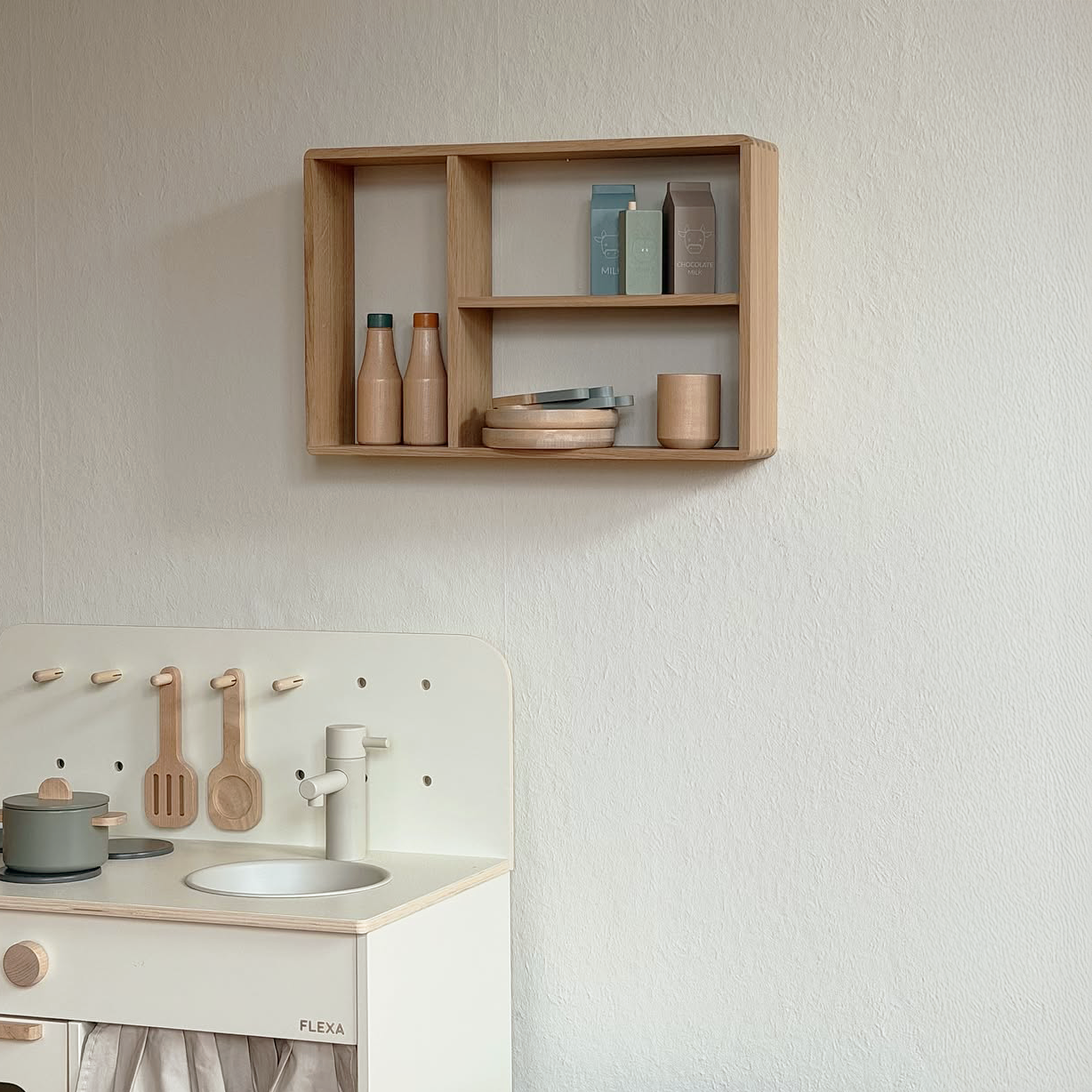 CUPMUG - Oak shelf, 45x30 cm