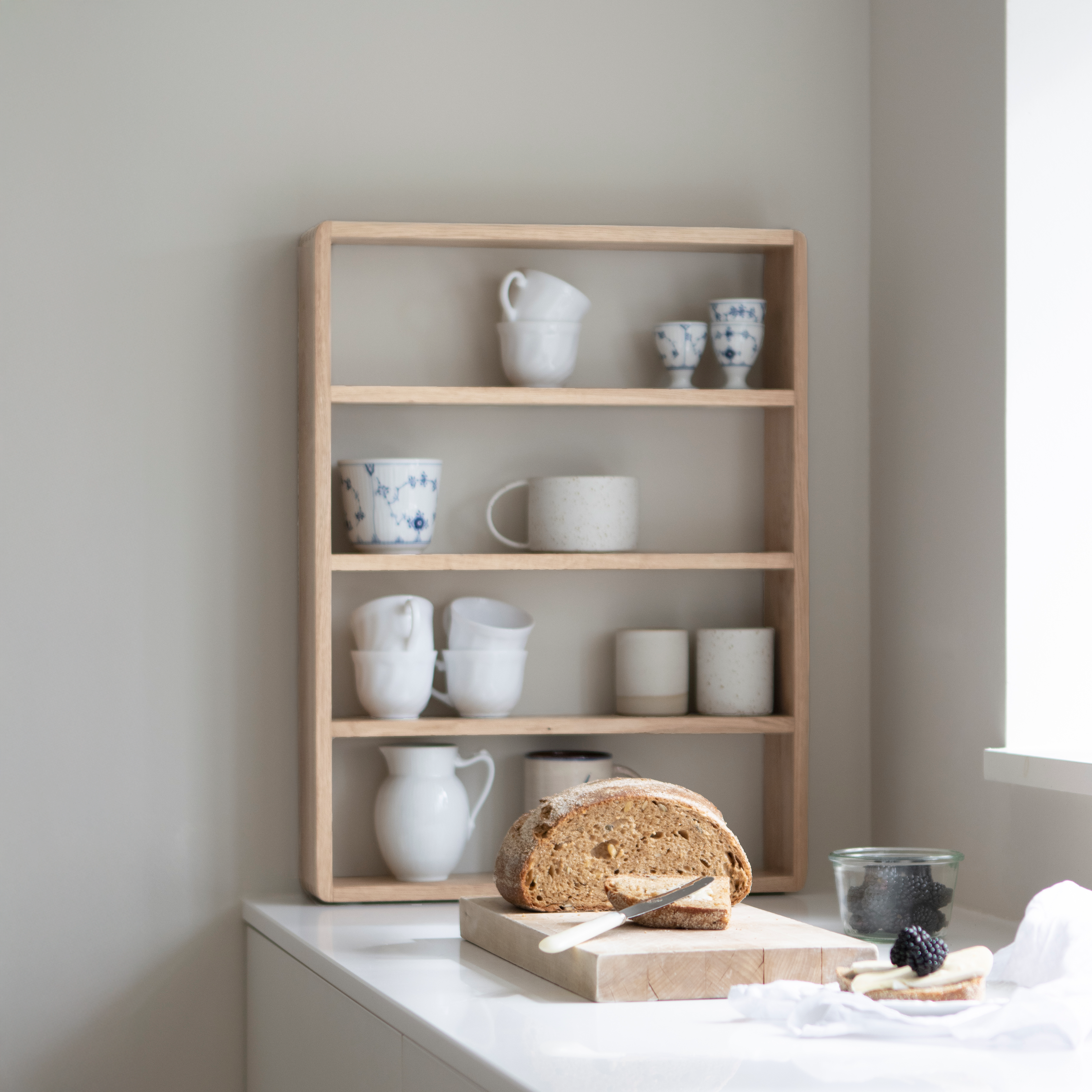 CUPMUG - Oak shelf, 45x45 cm