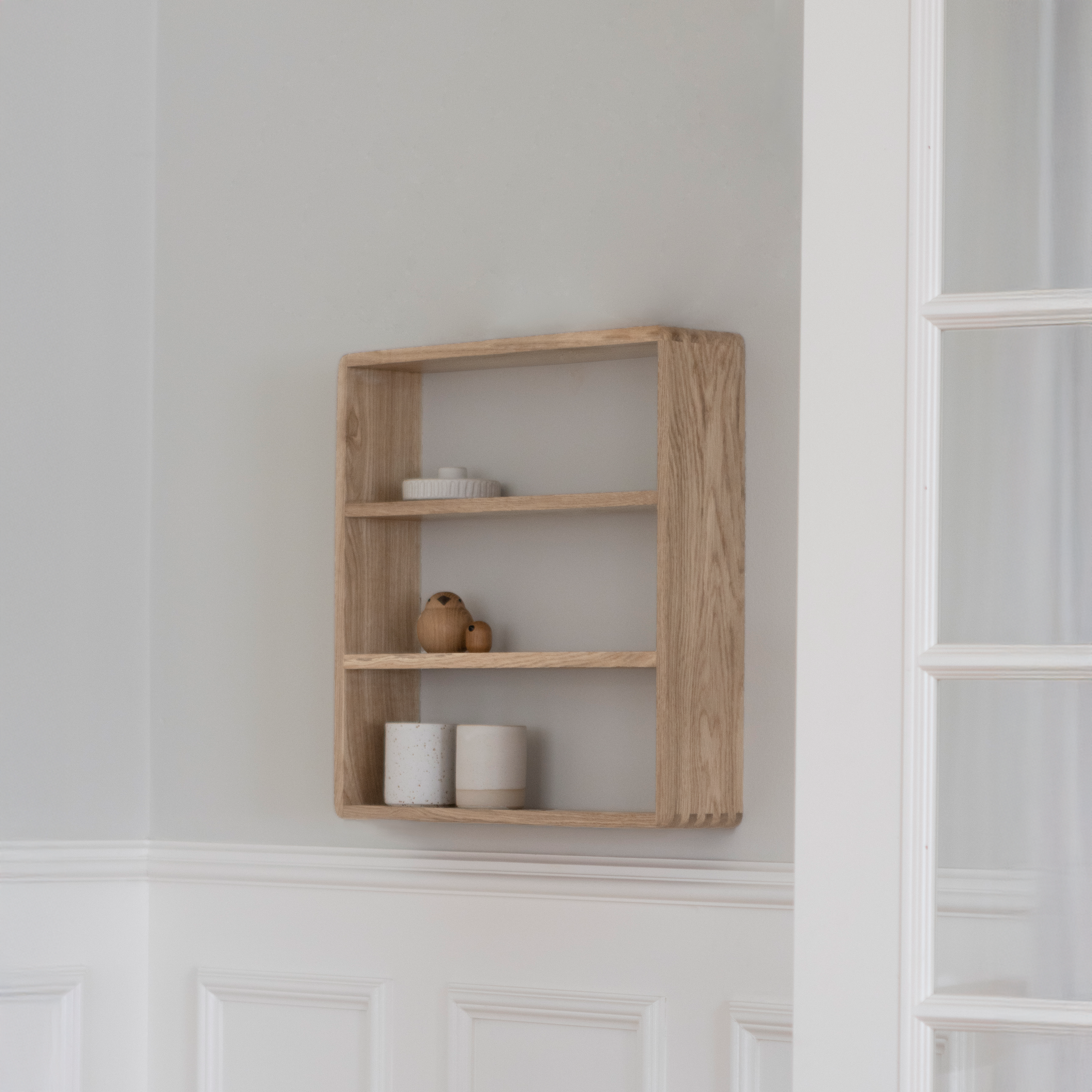 CUPMUG - Oak shelf, 45x45 cm