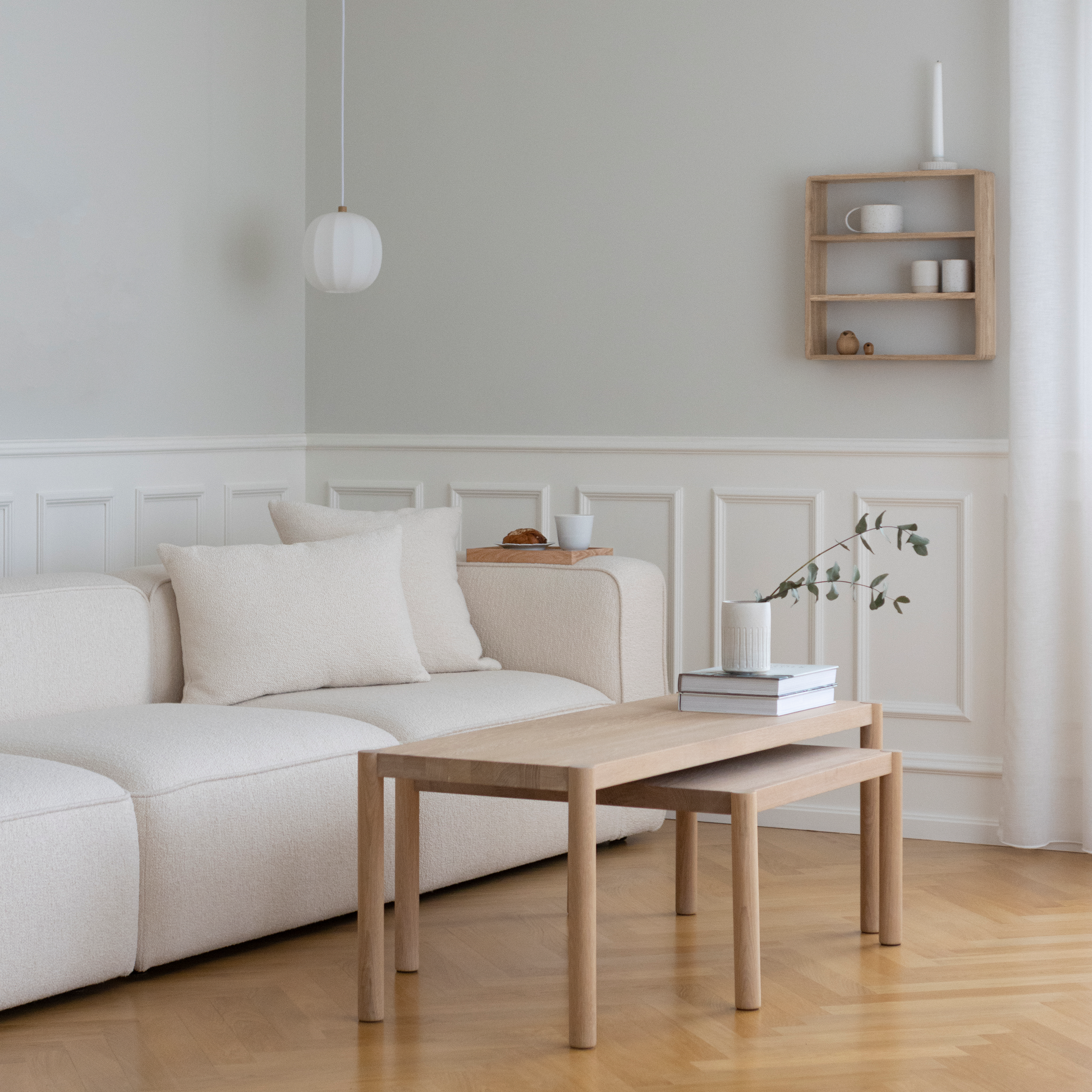 CUPMUG - Oak shelf, 45x45 cm