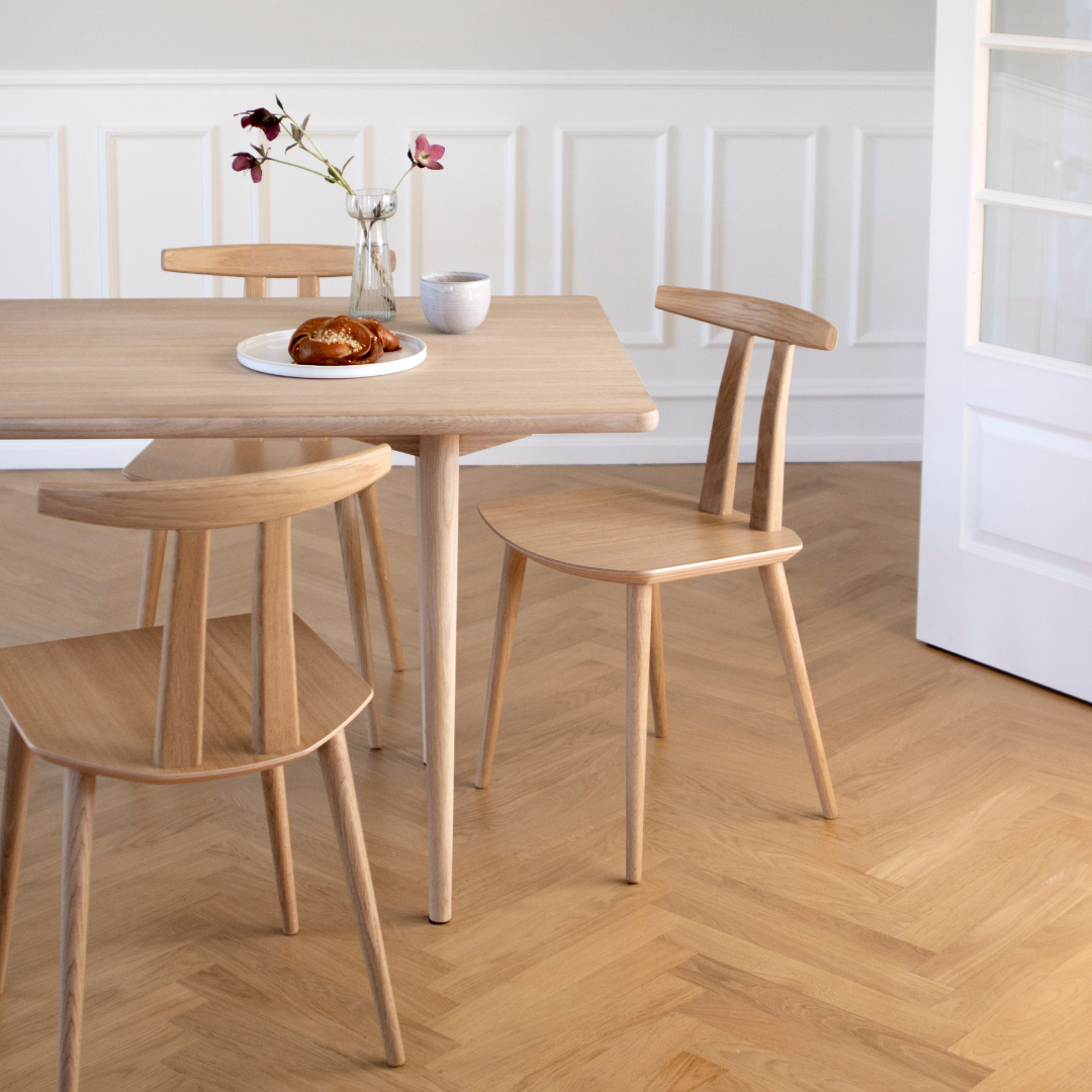 J111 - Dining table chair
