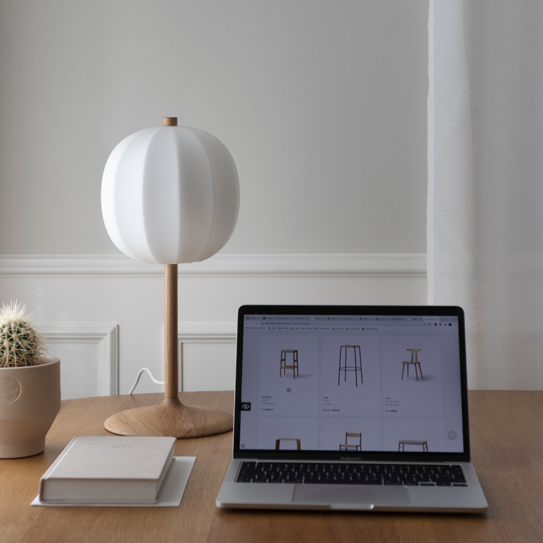 OUR - Table Lamp with steel base