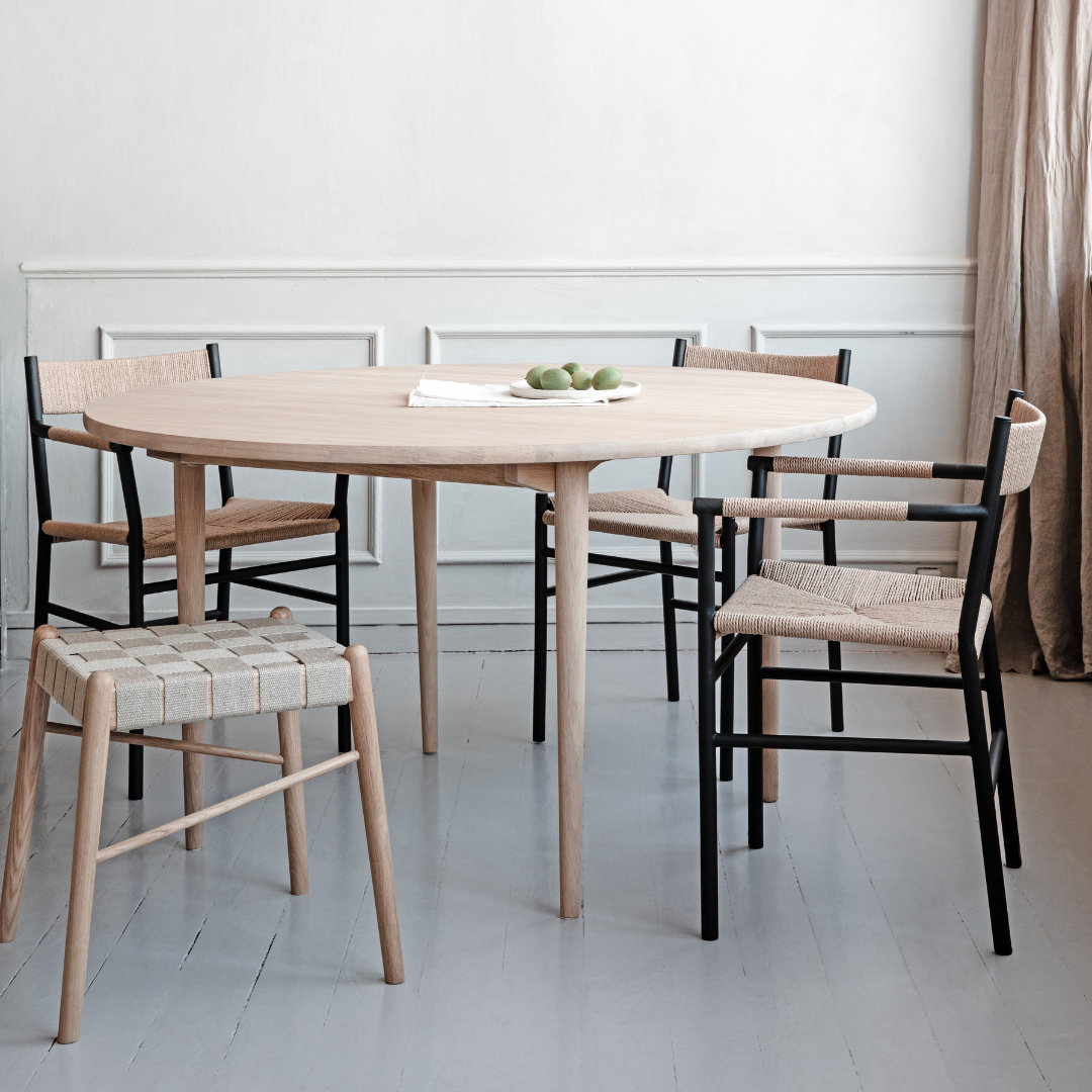 HOLMEN - Round dining table, Oak, white oil, small
